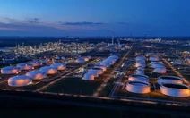 Giá dầu lại vọt lên 116 USD/thùng khi ông Trump tiếp tục dọa tấn công Iran