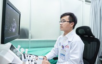 Gặp bác sĩ ‘chạy như bay’ vào phòng mổ, cứu sản phụ ngưng tim đang được cộng đồng khen rần rần