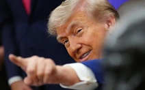 Ông Trump 'oanh tạc' mạng xã hội với 55 bài đăng trong 3 tiếng