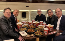 Ảnh ông Trump và dàn tỉ phú công nghệ ăn Panda Express trên đường tới Trung Quốc là giả