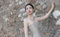 Châu Dã diện đầm Phan Huy tại Liên hoan phim Cannes