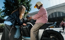Xe máy điện cho người không có ô tô: Cốp to gấp 3 lần Honda Lead, chở được cả tuần đồ ăn, 140km/sạc