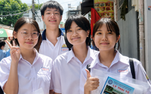 Tranh luận bỏ thi lớp 10: Giảm áp lực nhưng lo học bạ 'đẹp như tranh vẽ'