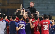 CLB Công An Hà Nội ăn mừng cuồng nhiệt chức vô địch V-League sớm