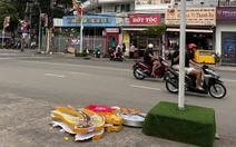 TP.HCM mưa dông mạnh, gió giật ầm ầm