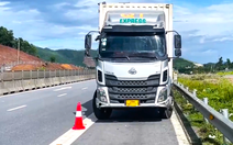 Tài xế lái xe tải chạy ngược chiều trên cao tốc vì… chưa tỉnh ngủ