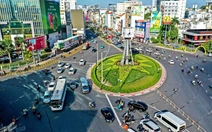 Ngày đầu xe đi theo đèn tín hiệu ở vòng xoay Điện Biên Phủ: Giao thông ổn định