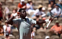 Tay vợt 17 tuổi đi vào lịch sử sau chiến thắng tại Roland Garros 2026