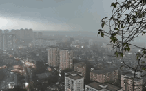 Hà Nội mưa dông, sét đánh vang trời