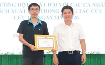 Kịp cứu tài xế mắc kẹt trong ô tô sau tai nạn, 2 người dân được xã Thái Mỹ khen thưởng