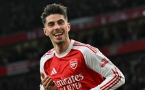 Chờ Arsenal hoàn tất lịch sử