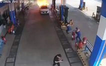 Vụ cháy xe ở cây xăng: Tài xế khai không mở cửa xe là do hoảng sợ quá!