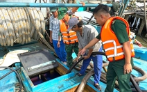 Bắt tàu cá chở hơn 31.000 lít dầu không rõ nguồn gốc trên biển