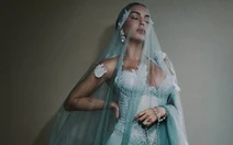 Bạn gái Ronaldo gây “choáng” Met Gala với chuỗi tràng hạt hơn 210 tỉ đồng