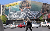 Trung Đông leo thang: Iran ngắt liên lạc với Mỹ, tính đóng chặt eo biển Hormuz