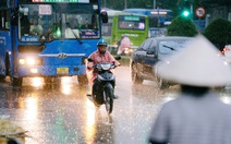 Thời tiết hôm nay 4-6: Miền Bắc, miền Nam cùng mưa chiều tối