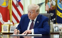 Ông Trump ký sắc lệnh giúp dễ dàng sa thải 8.000 công chức liên bang