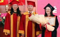 Từng bỏ dở đại học, cô gái trở lại giảng đường và trở thành thủ khoa tốt nghiệp