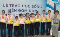 Học bổng "Khuyến học Đèn đom đóm"