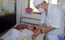 An Giang: Dân hốt hoảng vì bệnh "méo miệng, trợn mắt"