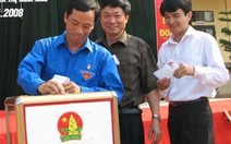 Thanh Hóa: Tặng hơn 2.000 bộ trống Đội cho cơ sở