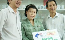 Nguyễn Hướng Dương nhận giải thưởng "Bạn đồng hành quanh tôi"