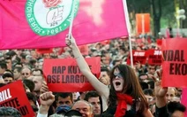 Biểu tình rầm rộ đòi kiểm lại phiếu ở Albania