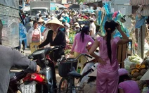 Ai cũng khổ với chợ chồm hổm "liên quận"