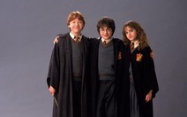 Bộ ba Harry Potter bước ra khỏi thế giới phép thuật