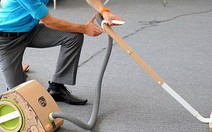 Máy hút bụi bằng giấy các tông đầu tiên