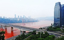 Nước sông Dương Tử hóa đỏ như xốt cà chua
