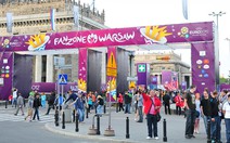 Fanzone tưng bừng mở cửa tại Warsaw