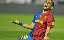 Dani Alves nghỉ thi đấu hết mùa