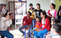 Đưa trẻ khiếm thính đến IDEO