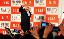 Rừng người hâm mộ vây quanh Robert De Niro ở Tokyo