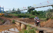 Khánh thành cầu treo Sam Lang, thôi chui túi nilông qua suối