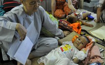 Một bé trai bị bỏ rơi trước cổng chùa Bửu Trì