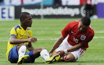 HLV Hodgson: "Tuyển Anh sẽ chờ Oxlade-Chamberlain đến phút cuối"