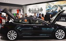 Nhà giàu TQ "nghiện" xe điện Tesla Model S