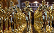 Bị kiện vì bán tượng vàng Oscar