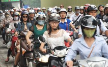 Hà Nội: ùn ứ đường bộ vì... đường sắt