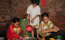 ​Ba đứa trẻ mồ côi