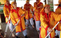 ​Tour du lịch hát bả trạo phục vụ khách Tây