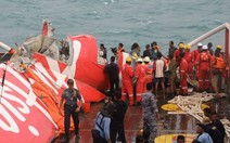 Indonesia dừng trục vớt thân máy bay AirAsia