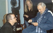 Cựu chủ tịch Fidel Castro xuất hiện tươi tắn tại nhà riêng