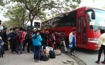 Channel NewsAsia thuật chuyện người Việt đón xe về quê ăn Tết