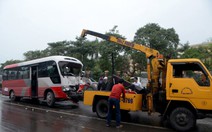 Quảng Ninh: Xe tải đấu đầu xe khách, 8 người bị thương