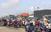 5 xe tông liên hoàn, quốc lộ 1 kẹt cứng