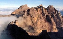 Động đất ở Malaysia: 137 người mắc kẹt trên núi ​Kinabalu