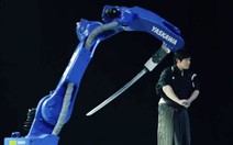Samurai robot khiến kiếm sĩ bậc thầy Nhật toát mồ hôi hột